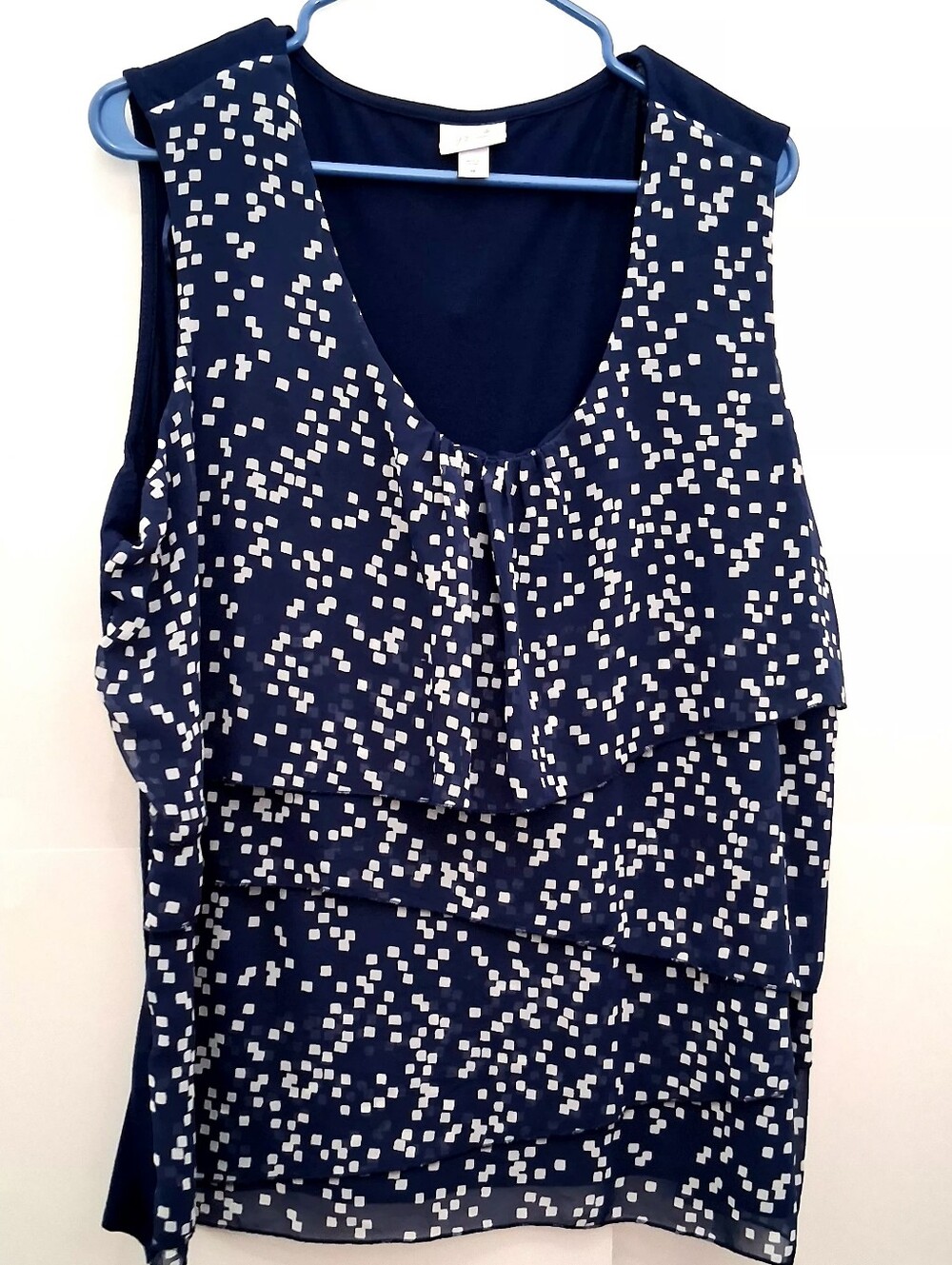 JACLYN SMITHNavy Blue and White Blouse Size 2X
